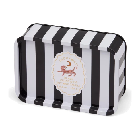 Vela perfumada Paddywax A Dopo Black Cedar + Fig 184 g en lata a rayas con etiqueta de tigre