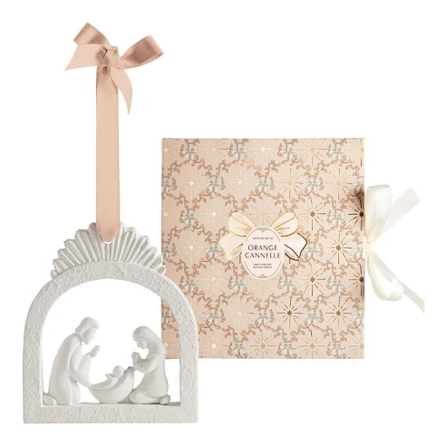 Nacimiento perfumado Orange Cannelle de Mathilde M. junto a su caja de regalo, colección Rubans de Fête