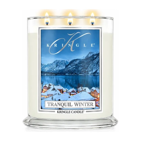 Vela Kringle Candle Tranquil Winter de 3 mechas en bote grande de cristal de 623 g encendida