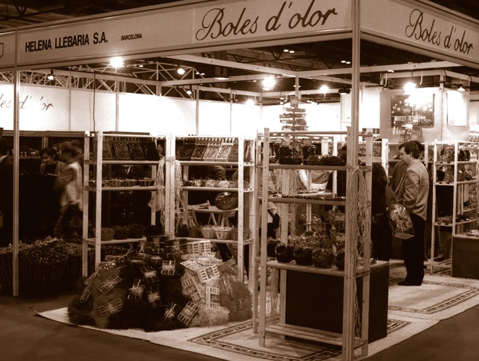 Stand de Helena Llebaria S.A. y Boles d'olor en una feria