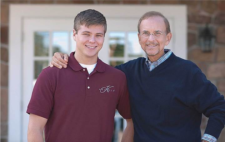 Mick Kittredge III y Mike Kittredge II, fundadores de Kringle Candle