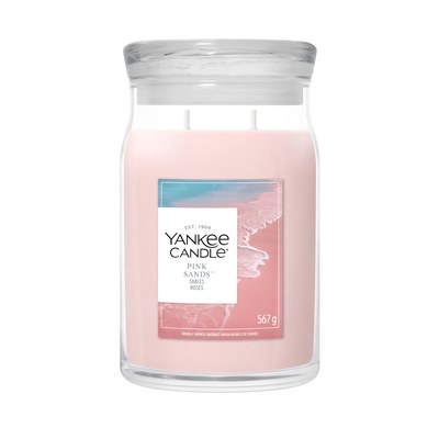Vela Pink Sands de Yankee Candle con la etiqueta de 2026