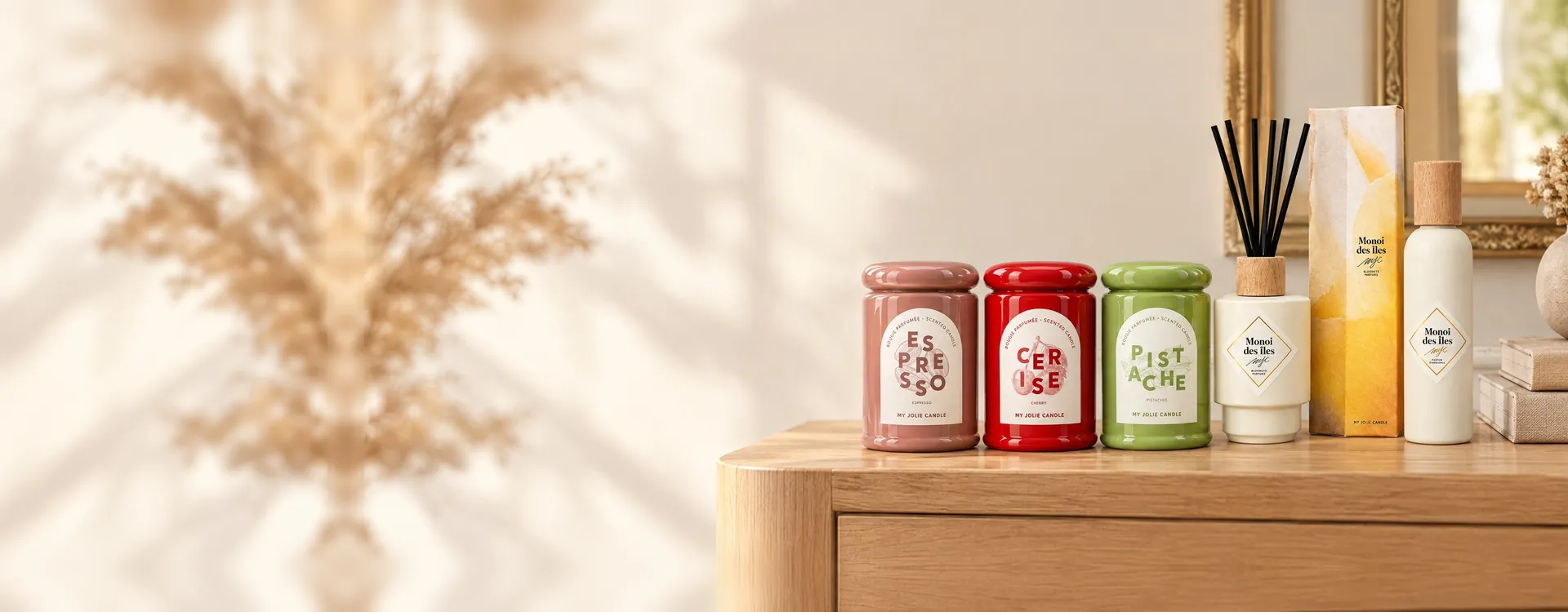 Velas Trendy Espresso, Cerise y Pistache, mikado y ambientador en spray Monoï des Îles de My Jolie Candle